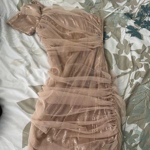 Worn once. Off the shoulder midi dress from Windsor size 3/4